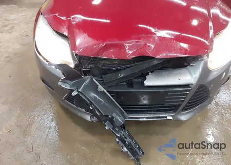 2013 Ford Focus Titanium из США, поврежденный, VIN 1FADP3N2XDL113618